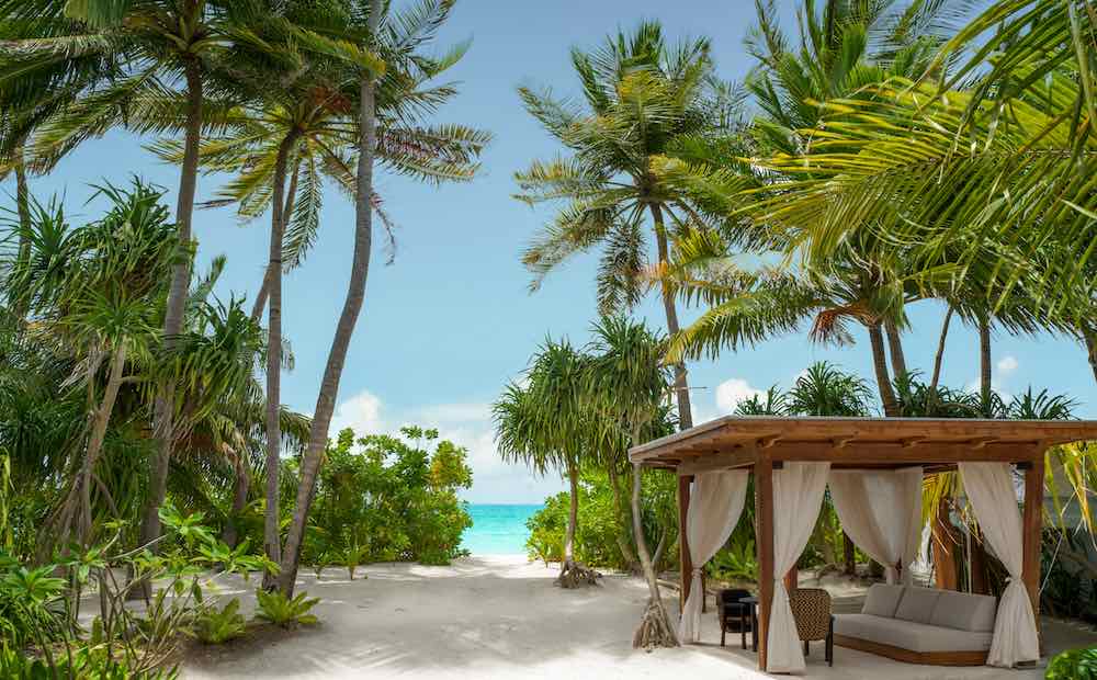 Sunset Deluxe Beach Villa with Pool at Sirru Fen Fushi Private Lagoon Resort thumbnail 5